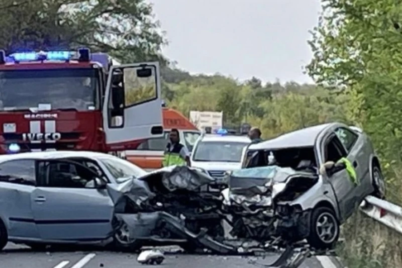 Тежка катастрофа на входа на Асеновград с починал и много пострадали