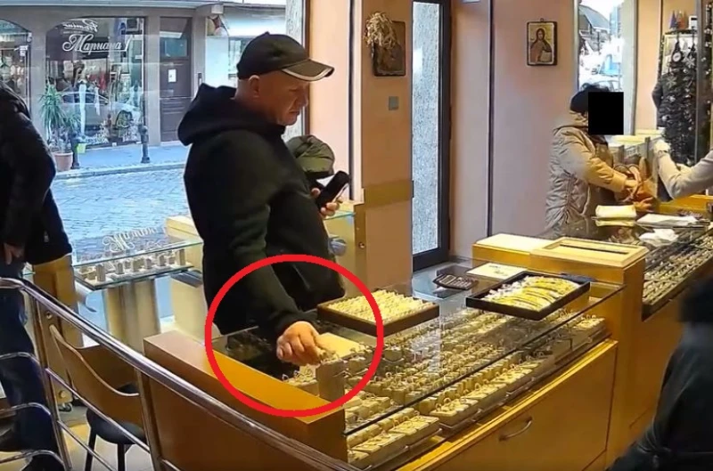 Мъж открадна бижу от магазин, пълен със злато, в центъра на Пловдив