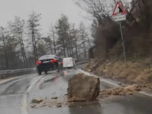 Скала падна на пътя Велико Търново - Арбанаси