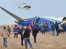 Пътнически самолет се разби в Казахстан: Видео показва момента на катастрофата