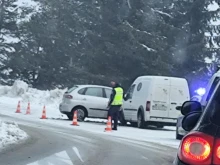 Челен сблъсък по пътя за Пампорово, пожарна, полиция и линейки са на мяс...