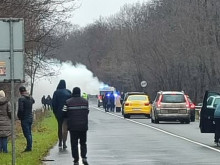 Тежко ПТП с три автомобила край Варна, пътят е затворен! Има загинала жена