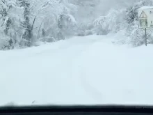 Кошмар в Габровско, пътят не се вижда от сняг