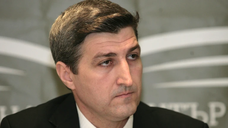 Журналист: Възможно е видните представители на двете крила на ДПС да се обединят
