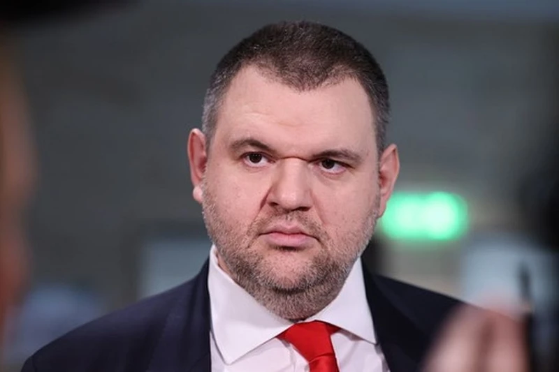 Пеевски: КЕВР да се събудят и да задължат ЕРП-тата да пуснат тока