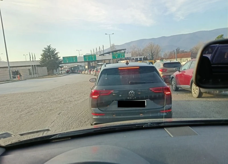 Народът тръгна към Гърция