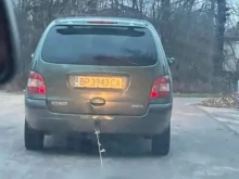 Зверство: Снимка на кола, която влачи куче, плъзна в социалните мрежи!