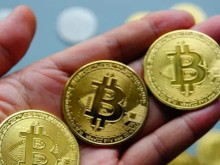 Биткойн може да достигне до 200 000 долара през 2025 г.