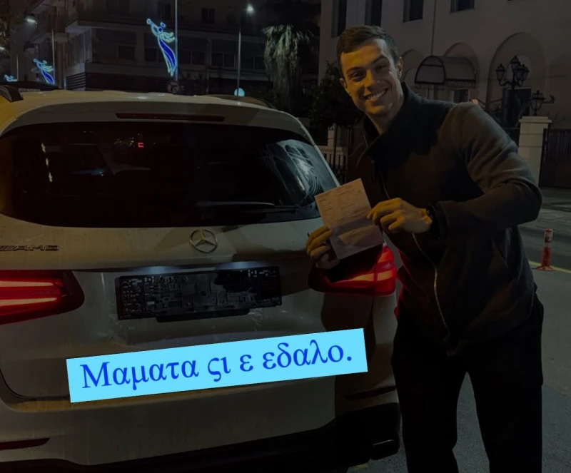 Гръцки полицаи "сурвакаха" Филип Буков