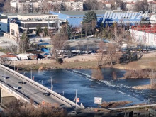 Срути се част от подпорна стена на река Марица в Пловдив