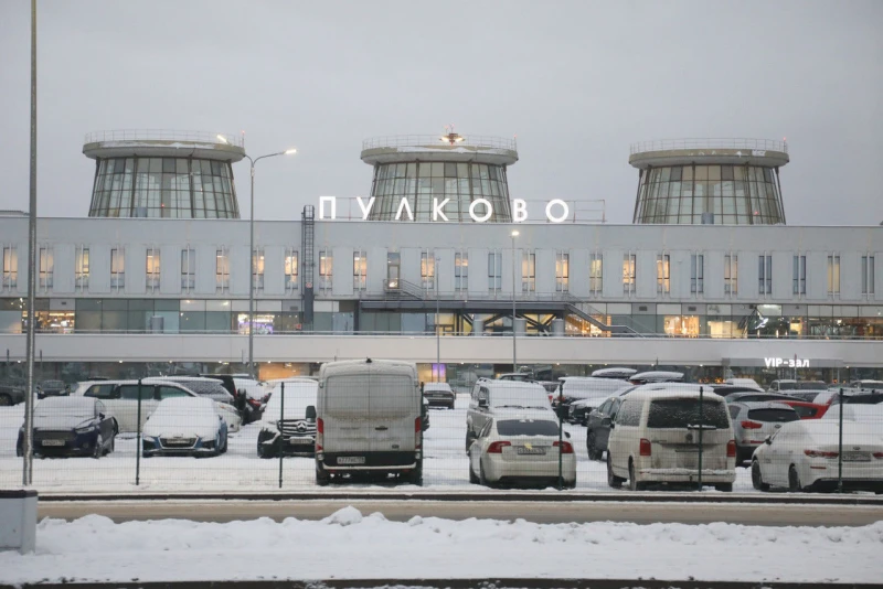 Летището в Санкт Петербург преустановява всички полети, за да "гарантира безопасността на пътниците"