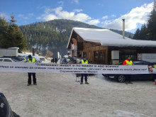 Протестиращи поискаха обезопасяване на пистата "Мечи чал"