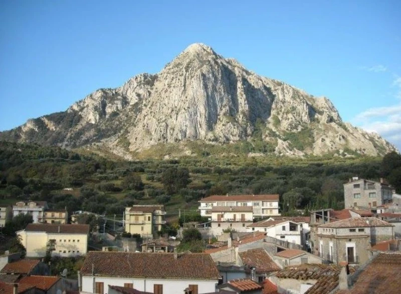 Къде в Италия се намира планината България?