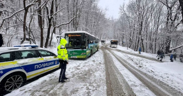 Временно спират автобус 66 към Драгалевски манастир заради снега