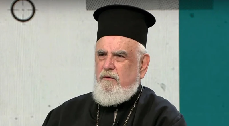 Епископ Тихон: Духовниците от старостилната църква носят руските шапки. Това, че митрополитът е българин, не я прави българска
