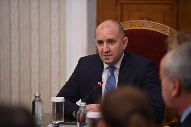 Президентът връчва мандата