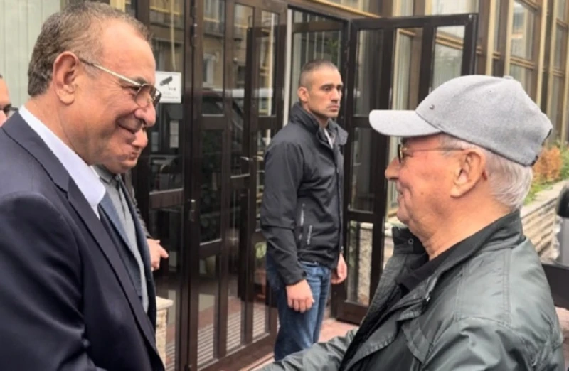 Формацията на Доган: Не "извиваме ръце"