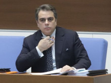 Пълен списък със задълженията на Асен Василев за почти 10 милиона лева