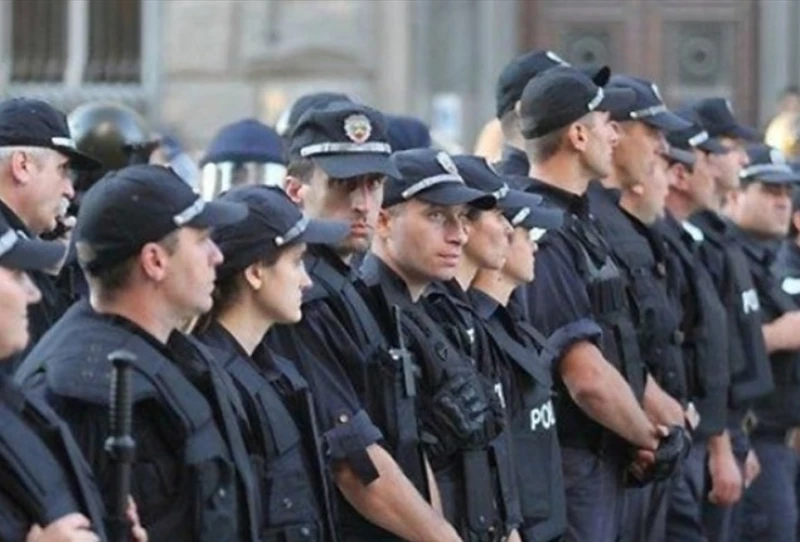 Съкращават обезщетението за пенсия на полицаите