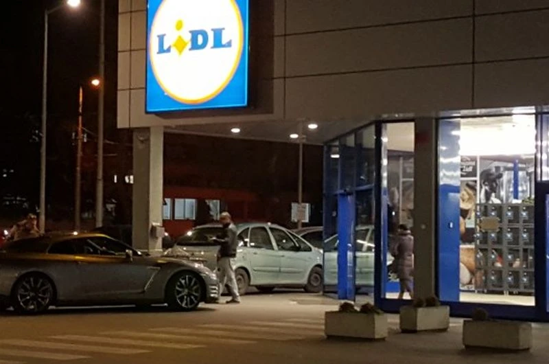Народът защити уволнения от "Лидл" охранител