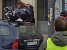 Кола се вряза в протестиращи студенти в Белград