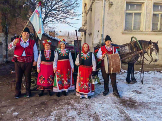 29 бебета ще бъдат благословени на Бабинден в голямо пловдивско село