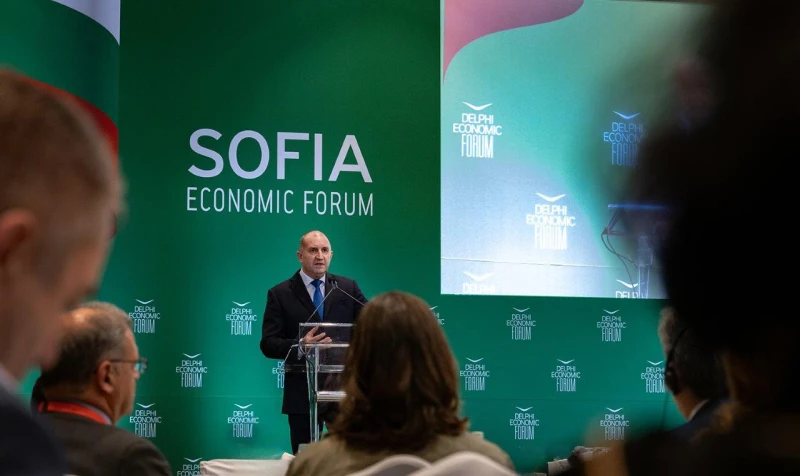 Радев: 2025 г. се очертава като превратна за България