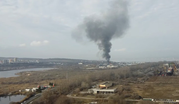 Голям пожар избухна в Бургас