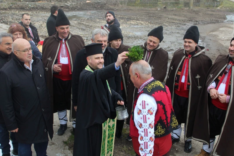 В Черешево отпразнуваха уникалния за България празник Дядовден