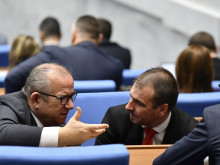 Скандали в Народното събрание, депутатите дадоха почивка