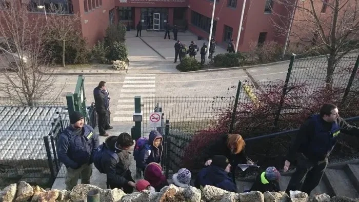 ������ �� 100 ������� � ������� �� �������� ������ ��� ������� �� �����