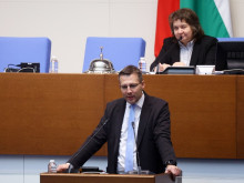 Станислав Анастасов от "ДПС - Ново начало" извади тежки компромати, цитира разговор между Ибрямов и непознато лице за поръчката на Пеевски