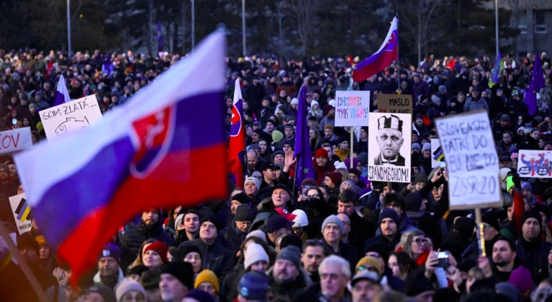 Масови "проевропейски и антиправителствени" протести в Словакия