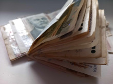 Българинът държи на сигурно около 90 млрд. лева