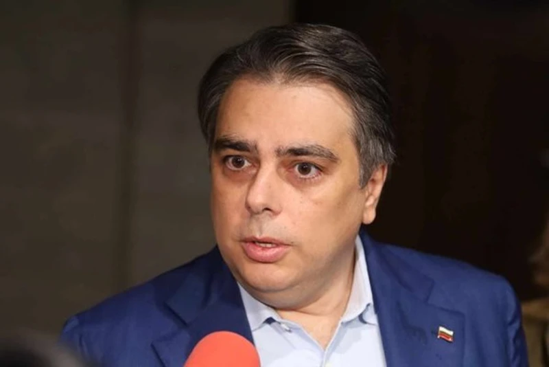 Асен Василев: Сметките, които показват, че сега излизаме на дефицит, са грешни