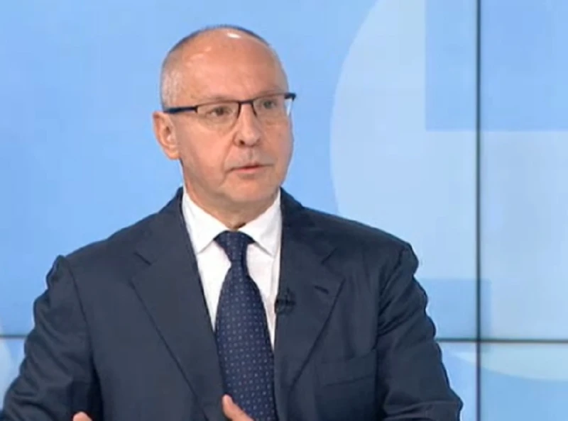 Станишев: БСП някак си се приплъзна към управлението, не постави ясни условия