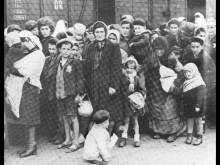 80 години от освобождаването на Лагера на смъртта: Историята на 13-годишно момиче, оцеляло като по чудо в Аушвиц