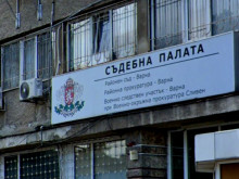 Осъдиха двама варненци, откраднали учебници и инструменти