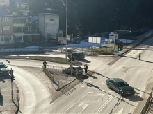 Възрастен мъж и млада жена са пострадали при катастрофа в Смолян