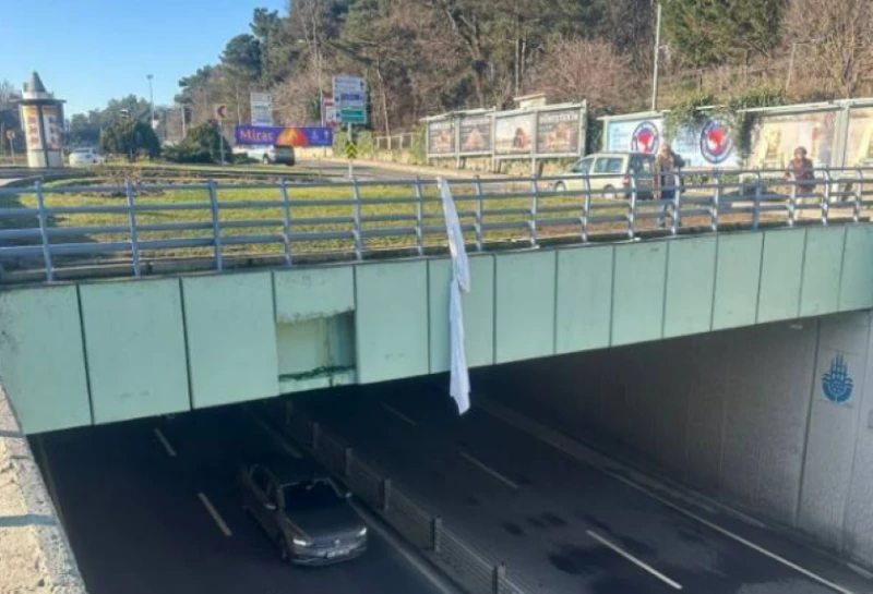 Цяла Турция протестира с бели чаршафи заради пожара в Карталкая, при който загинаха 78 души 