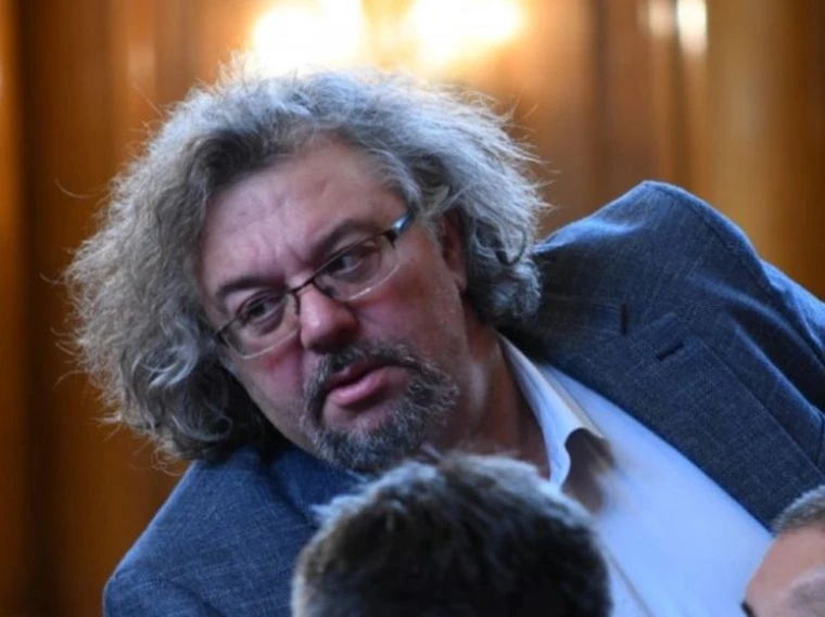 Попитаха Манол Пейков "На кого ще го на*укаш ти бе, пиян простак?"