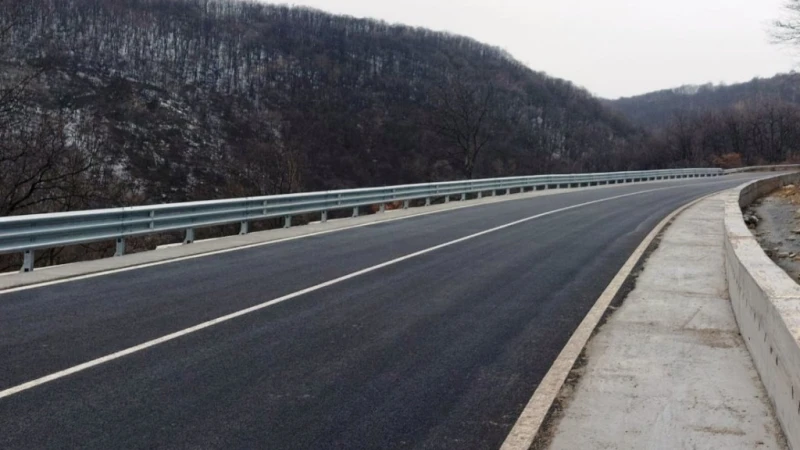 Опасен мост затвори пътя от Велико Търново към Елена през село Плаково