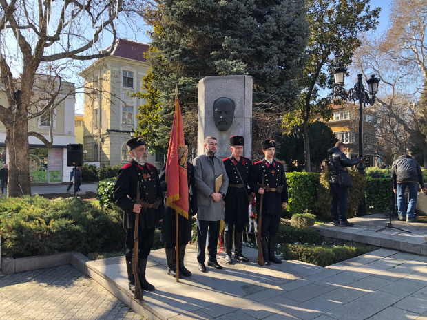 TD С военен ритуал и полагане на венци и цветя