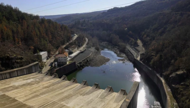 Reuters: България изпраща вода в Гърция по силата на спразумение от Втората световна война, ако то не бъде подновено гръцките фермери са "обречени"