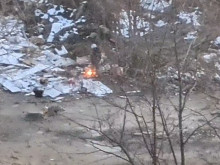 Бездомник запали огън в имот на военните, полицията се намеси мигновено
