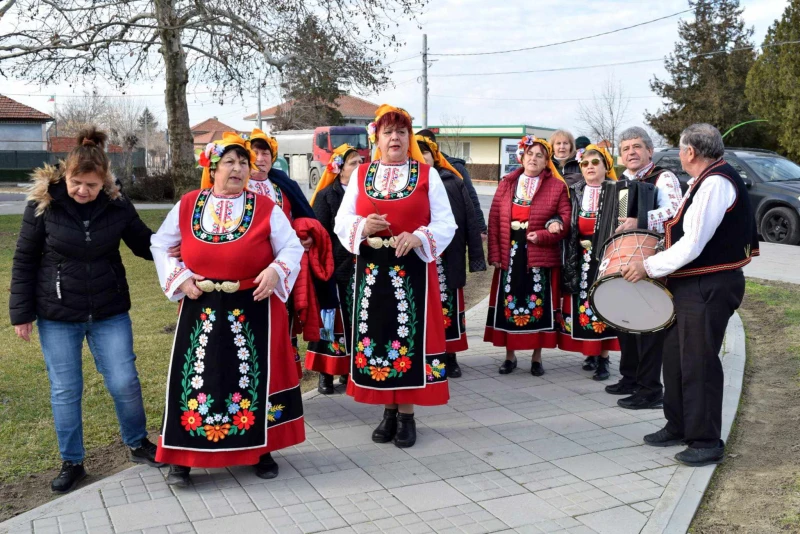 Дамско жури определи най-вкусните тутманици, баници, пити, вино и мезета в две пловдивки села
