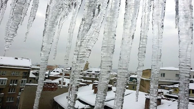 Meteo Balkans с предупреждение: Температурите се сриват под минус 10 градуса до часове! Циклон носи сняг