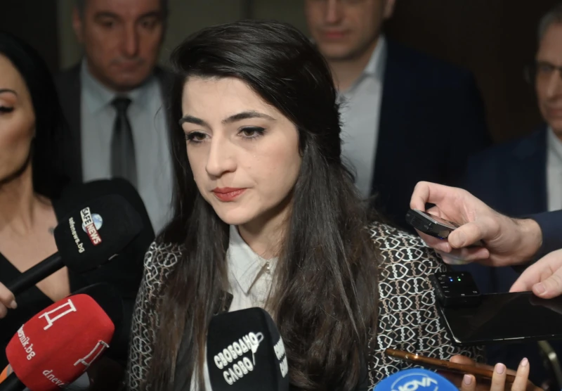 Лена Бориславова: Управляващото мнозинство нарушава всички правила и закони при избора на регулатори