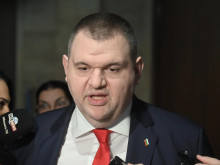 Пеевски предложи частична забрана на вноса на вейпове, ще сезира САЩ за дейността на "Америка за България"