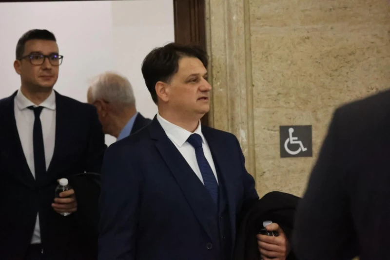 Министър Бачев разпореди да се изплатят задълженията към културните институции